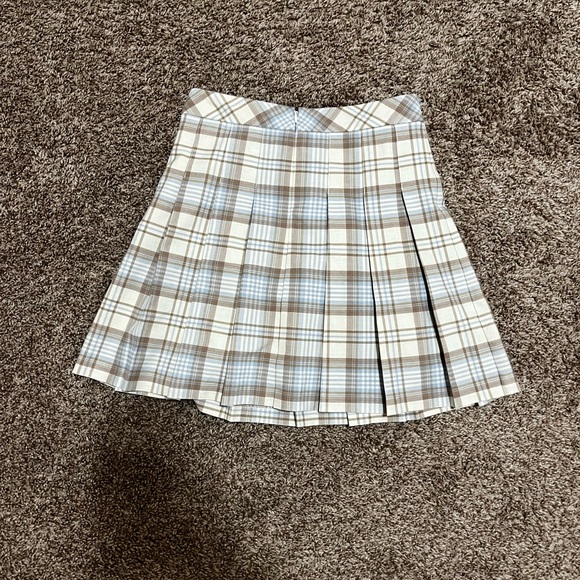 Sunday best olive 17” mini skirt - Picture 2 of 4